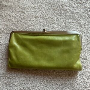HOBO Green Clutch